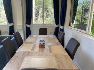 Royal Palms Apartments Unit 4A - Spacious 2-Bedroom Apartment