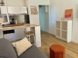 Le Mimosa, Studio à La Favière