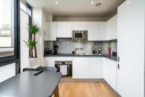 Stylish Flat by Victoria Park