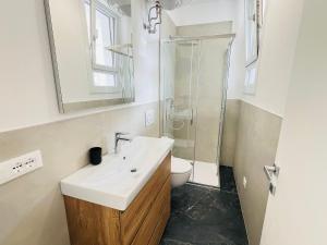 Bright apartment 150m from the beach