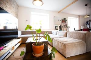 Cozy Modern stylish apt near airport & city center