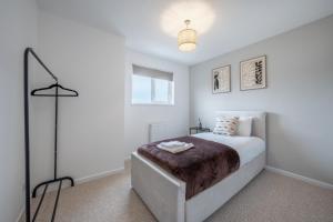 5 BR House Ideal for Contractors & Free Parking