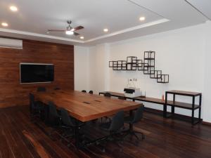 NEW! Azul Swim-Out Retreat