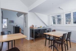 Bed and Breakfast near Glarus - Parking & Lake