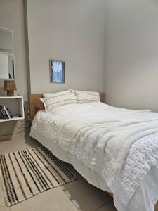 Apartment with Large Veranda 12min Center 10min Beach