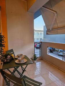 Apartment with Large Veranda 12min Center 10min Beach