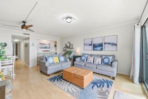 Ocean View Modern Condo w Pool and Hot Tub