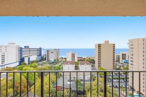 Ocean View Modern Condo w Pool and Hot Tub