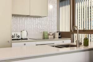 Brand New 3BR Apartment 2 Carparks City View