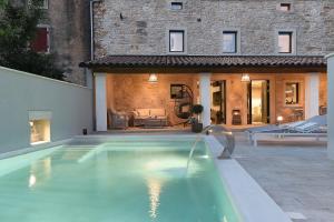 Villa Polinisa 6 BR with Pool