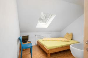 Bed and Breakfast near Glarus - Parking & Lake