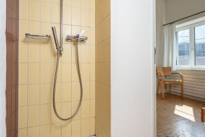 Bed and Breakfast near Glarus - Parking & Lake