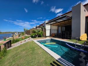 House in Aretê with pool