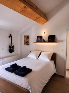 Appartement 110 m2 lumineux - avec grande terrasse - 2 parkings - proche centre