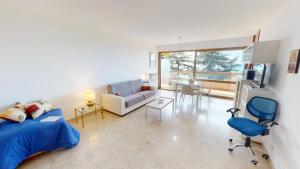 56C - Joli et spacieux studio avec grande terrasse vue mer et garage privé dans le sous-sol de la résidence