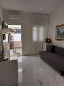 Modern Ground Floor Apt 5min Walk to Beach with AC - Il Lupo Affitta