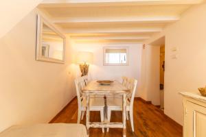 Spanish Steps Splendid Apartment