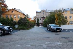 Stylish studio, private parking, washer & dryer