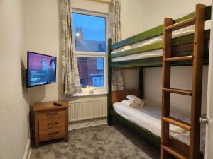 66 Tennyson Avenue - 3 bed house with courtyard