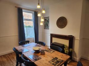 66 Tennyson Avenue - 3 bed house with courtyard