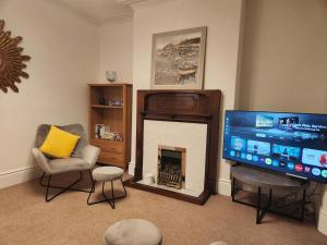 66 Tennyson Avenue - 3 bed house with courtyard