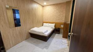 Hotel Marine Line Near Marine Drive & Cricket Stadium, South Mumbai