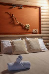 Hilltop Chalet 1
