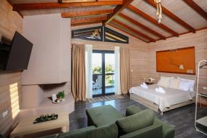 Hilltop Chalet 1