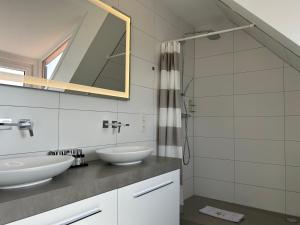 Hafenblick - komfortable, sonnendurchflutete Ferienwohnung
