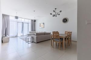 Spacious Apartment with Park View in Dubai Hills