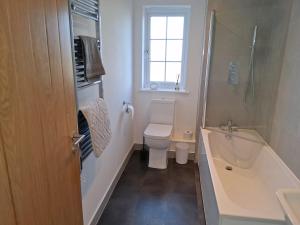 Spacious Rotherham Home Ideal for Contractors