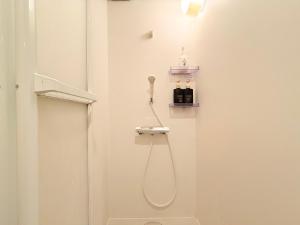 难波4分钟车站旁 机场直达 通天阁 心斋桥 梅田 Usj 全新日式 3卧室1厨2卫2浴 可住9人