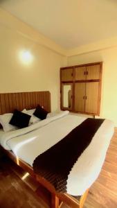 Flura Casa By Navneet Tourist
