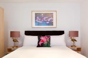 High Street Kensington & Notting Hill - 2 Bed Flat with Patio