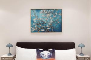 High Street Kensington & Notting Hill - 2 Bed Flat with Patio