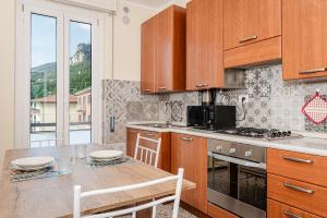 Lake View E-bikes and free parking at Lake Orta