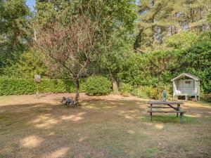 The Retreat - Uk50421