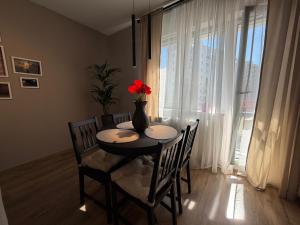 FLH - Sunny Nest Apartment w-AC