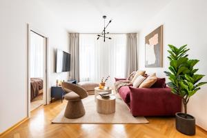 Prague Days - Spacious 3BDR Apartment with Workspace, AC in New Town