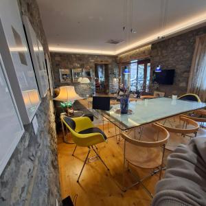 7 Roots - Leskovik