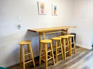 Tampa Bay Apartment Near Airport, Beaches & Dining
