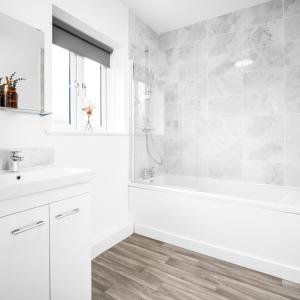 Stylish Two Bed Apartment - Parking - Sleeps 3 - Netflix 55C