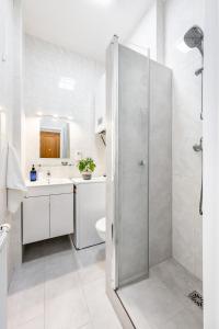 Prague Days - One Bedroom Apartment with TV & Netflix, 5 minutes to National Museum