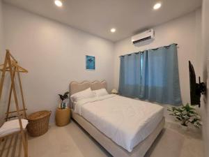 Phuket Beach house paklok