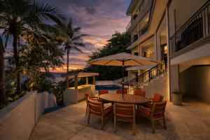 Exclusive Retreats Newest Beachfront Estate w Staff, Breakfast & Chef Available