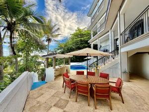 Exclusive Retreats Newest Beachfront Estate w Staff, Breakfast & Chef Available