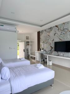 Kheangpa Khaolak Lagoon เคียงผาเขาหลักลากูน