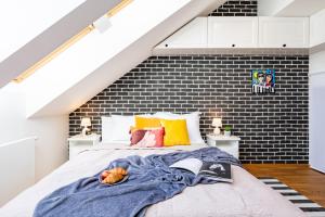 Prague Days - Two Bedroom Apartment with Parking, Balcony, Grill & Projector