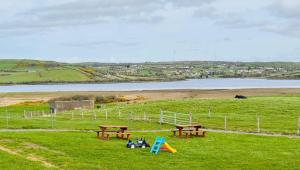 The Dozy Donkey Shepherd Hut & Sauna Farm Stay