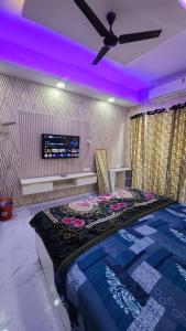 Studio Apartment in Gaur city Center